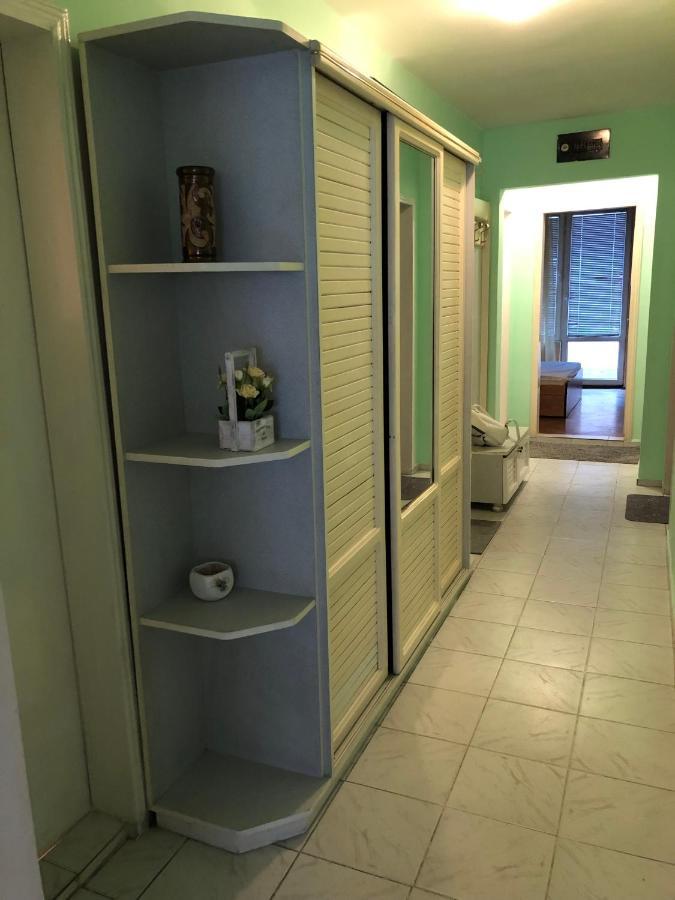 Spacious Beautiful Apartment - Prime Location Varna Exterior photo
